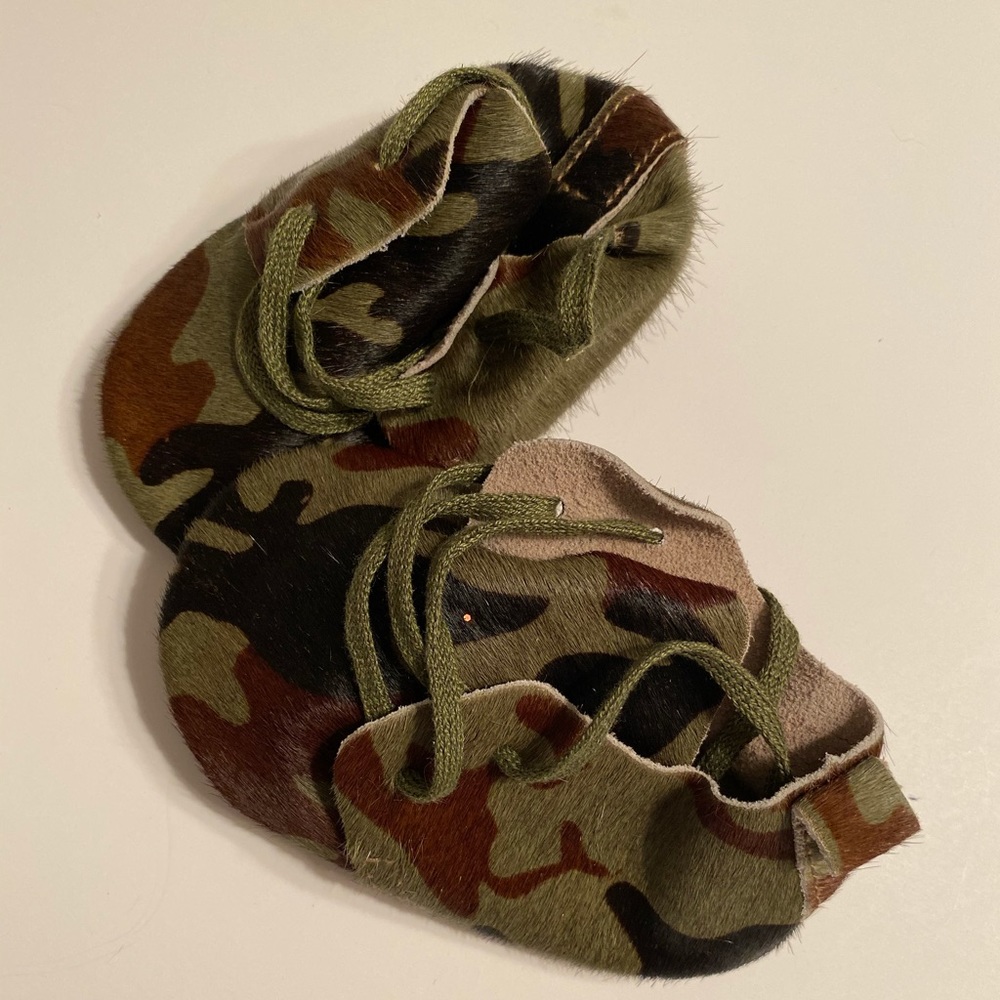 Camo baby shoes
